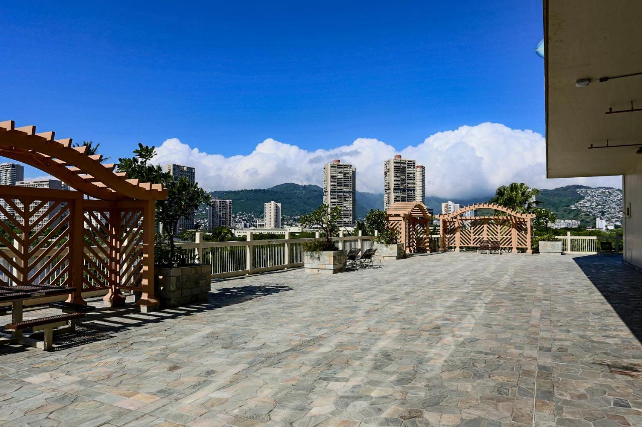 Beautifully Upgraded Studio Close To Waikiki Beach Apartment Хонолулу Екстериор снимка