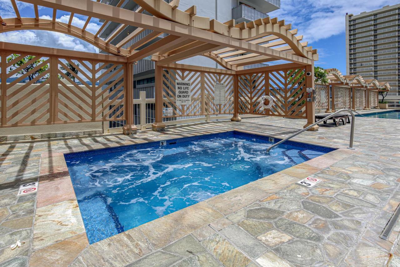 Beautifully Upgraded Studio Close To Waikiki Beach Apartment Хонолулу Екстериор снимка